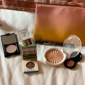 Ipsy Bag & Eyeshadows